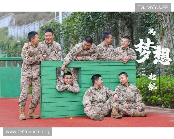 退役仪式上热血沸腾老兵高喊口号全场沸腾致敬青春与荣光 退役仪式上热血沸腾老兵高喊口号全场沸腾致敬青春与荣光