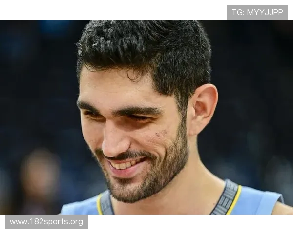 阿尔达马18投8中砍下21分8板4助难救球队失利表现依旧亮眼