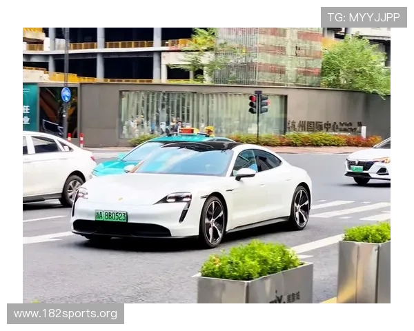 保时捷电动化与经典性能融合引领豪华跑车未来新格局探索之路趋势